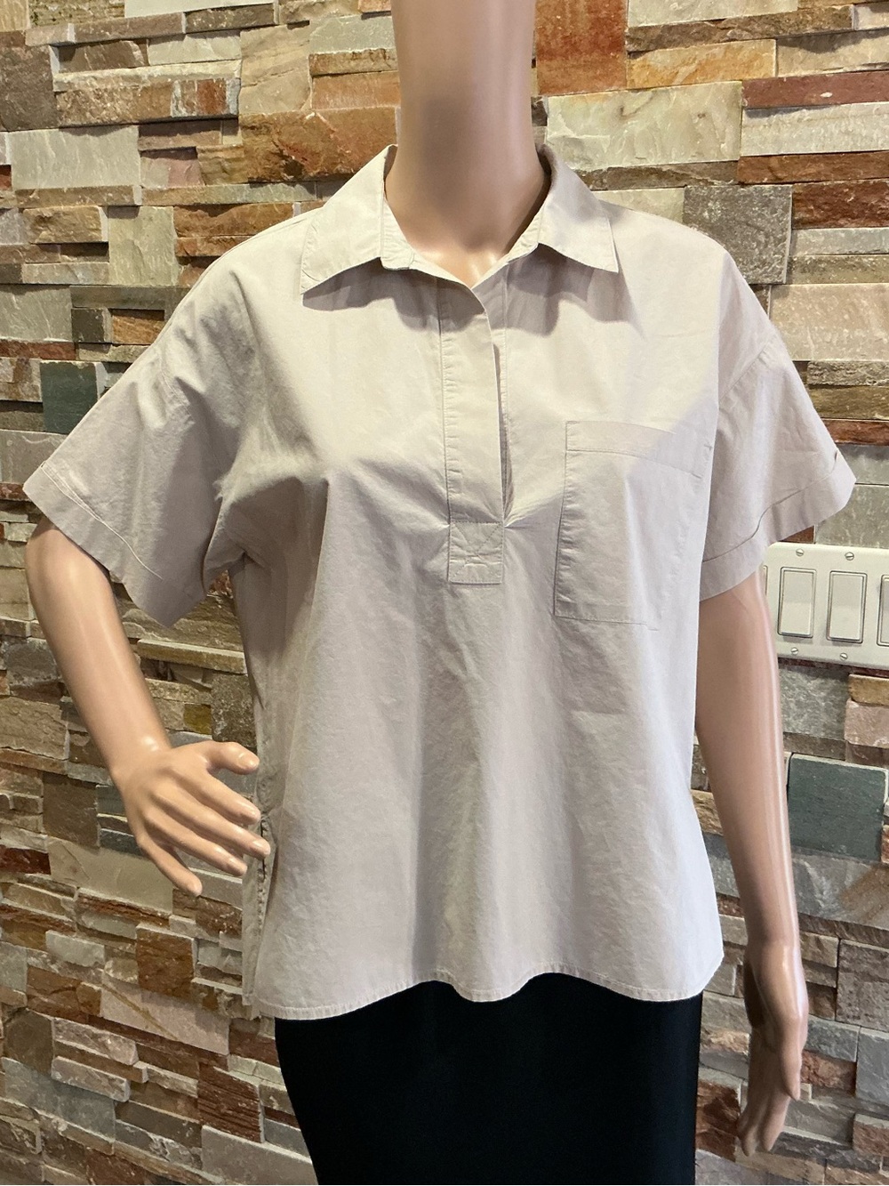 Cinzia Rocca Short-Sleeve Collared Top in Light Beige